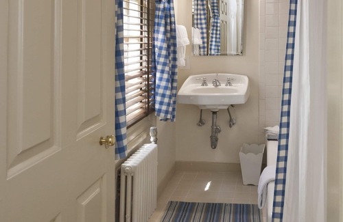 Williamsburg Hotel | Colonial Houses, an Official Colonial Williamsburg Hotel