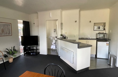 Blenheim Hotel | Colonial Motel