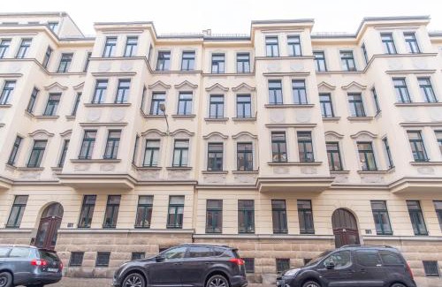 Stotteritz Apartment | colorful, working place, Netflix, sight seeing