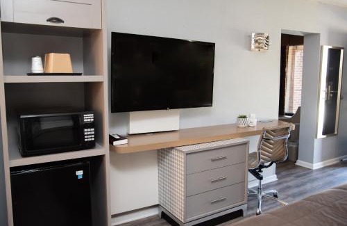 Lynn Hotel | Columbus Inn and Suites