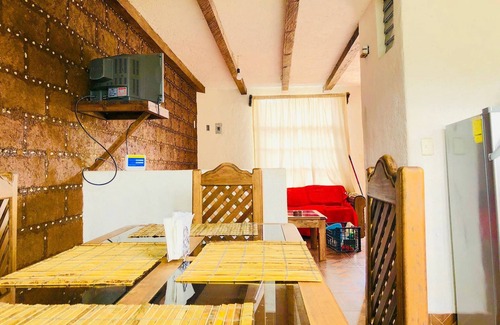 Ojo de Agua House | Comfy 4 Bedroom Town House Garden & Market Area