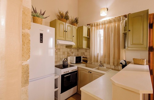 Stironas Cottage | Come for the peace, stay for the feeling - cozy cottage near wineries & nature