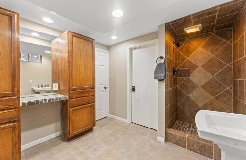 Salem House | Come indulge and escape away!