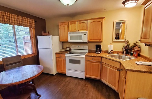 Estes Park Condo | Come stay at the Pine Cone Cabin for unbelievable views!