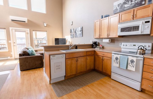 Sitka Condo | Comfort and Convenience in Downtown Sitka - Suite B