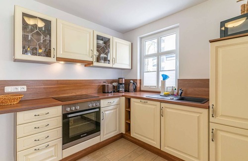 Glowe Apartment | Comfort apartment - Jasmund - NEW: Holiday home with fireplace, 2 bathrooms, 2 bedrooms - on the