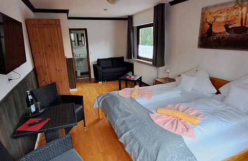 Landkreis Goslar Hotel | Comfort group house Quellenhof 27 pers. -Near the forest