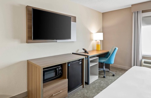 Emporia Hotel | Comfort Inn Emporia