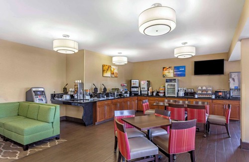 Gurnee Hotel | Comfort Inn Gurnee near Six Flags