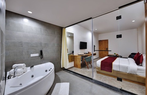 Ahmedabad Hotel | Comfort Inn sapphire Chandkheda