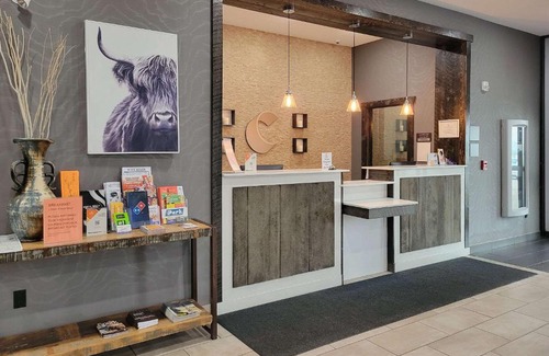 North Battleford Hotel | Comfort Inn & Suites