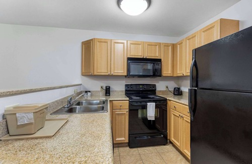 Glenwood Springs Hotel | Comfort Inn & Suites Glenwood Springs On The River
