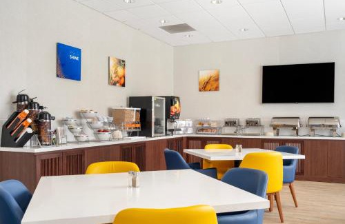 Danbury Hotel | Comfort Inn & Suites Danbury-Bethel