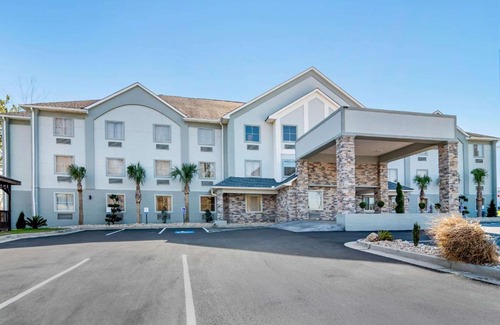 Macon Hotel | Comfort Inn & Suites Macon North I-75