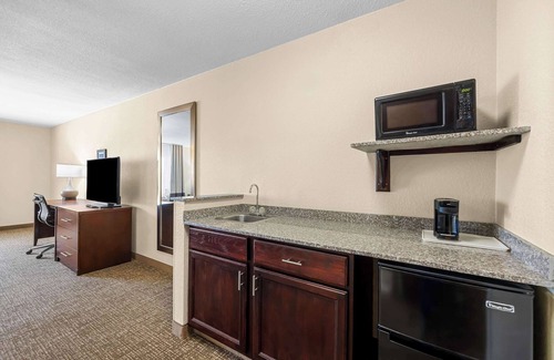 Pueblo Hotel | Comfort Inn & Suites Pueblo