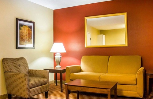 Rogers Hotel | Comfort Inn & Suites