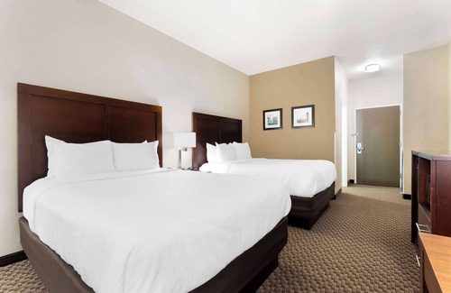 Tire Hill Hotel | Comfort Inn & Suites