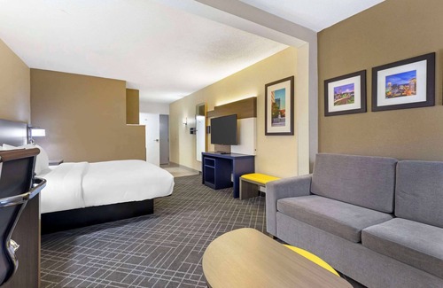 Winston - Salem Hotel | Comfort Suites Hanes Mall