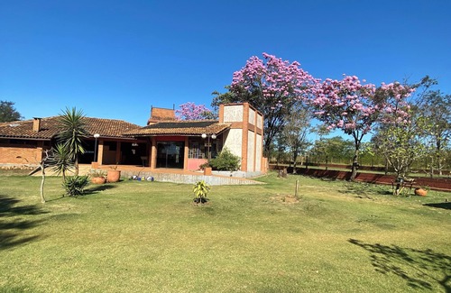 Chapada dos Guimaraes Cottage | Comfortable country house, parking, garden, SPA, football, 2km from the center.