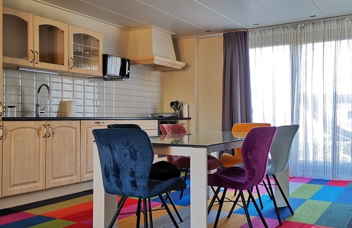 Marrum Apartment | Comfortabel Appartement op de 1ste Verdieping. Dichtbij de Waddenzee en Ameland