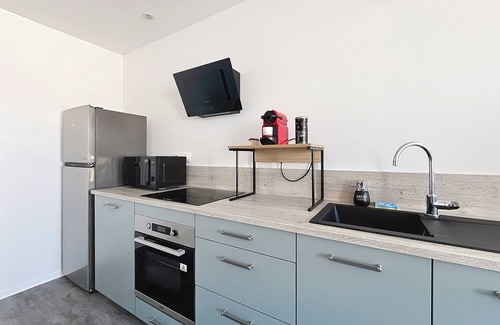 Anglade Apartment | Comfortable 1bedroom apartment 10 minutes from Blaye! Ideal for workers and travellers