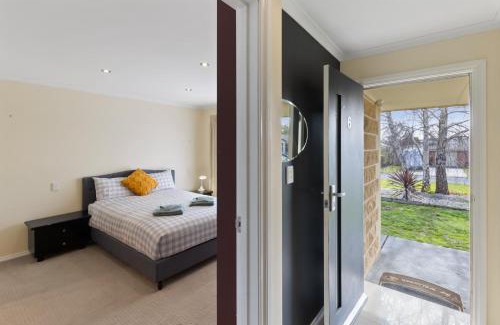 Mount Gambier House | Comfortable 4-Bedroom Home with Backyard Escape