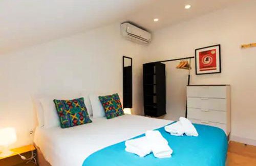 Sao Bento Apartment | Comfortable and Bright - Lisbon