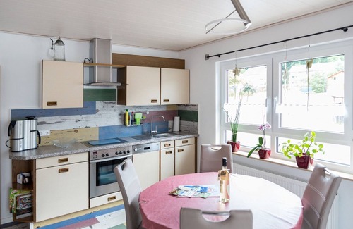 Grossheubach Apartment | Comfortable and cozy vacation apartment (51 sqm) with sunny balcony