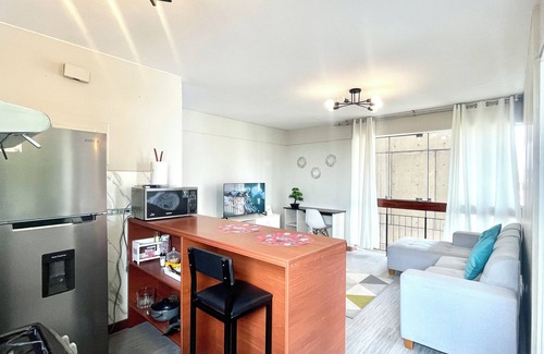 Jacaranda Apartment | Comfortable and warm apartment near La Rambla de San Borja.