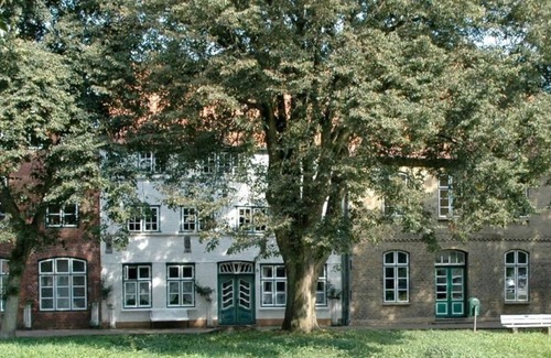 Friedrichstadt Apartment | Comfortable Apartment in Friedrichstadt with Garden