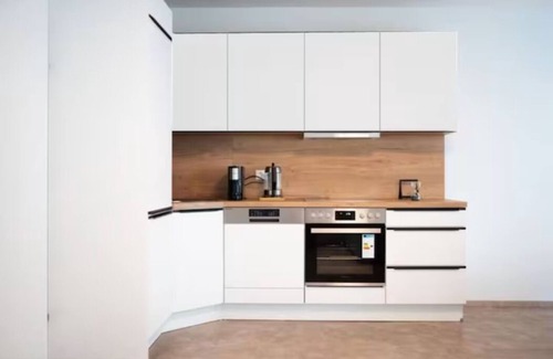 Oberdobling Apartment | Comfortable Apt for Families - 5 mins from The Vienna Center Austria