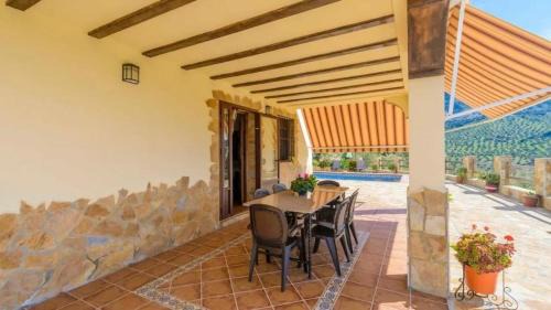 El Gastor Ski Chalet | Comfortable Chalet in El Gastor with Private Pool