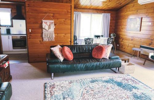 Pukehangi House | Comfortable Cosy Retreat