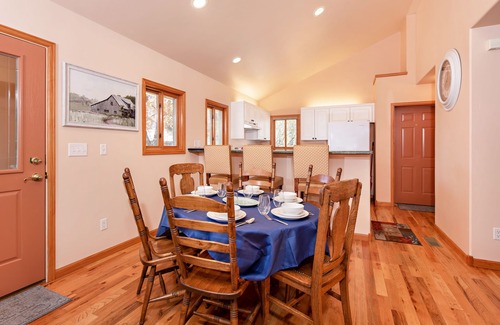 Glenwood Springs House | Comfortable Mountain Home Near Downtown Glenwood & 15 mi. to Skiing!