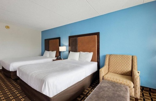 Greeneville Hotel | Comfortable Stay by Jordan Knob With Free Parking, Pet Friendly