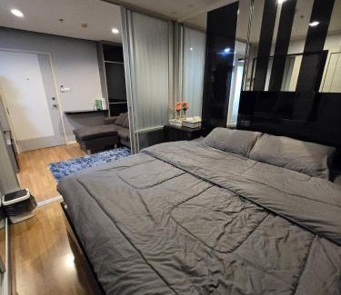 Udon Thani Apartment | Comfy apartment City center Pool Gym WiFi