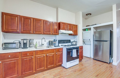 Constable Hook House | Comfy Bayonne Townhome ~ 11 Mi to NYC Attractions