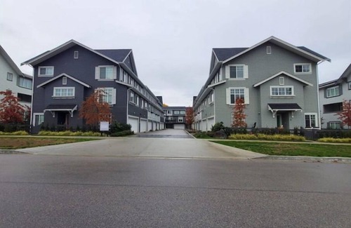 Guildford House | Comfy Double Bed w/Modern En-suite Bathroom