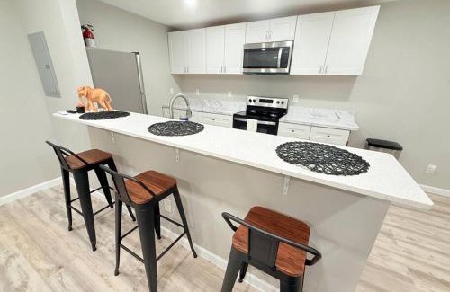 West Arlington Apartment | Comfy Unit with Board Games Near the Stadium