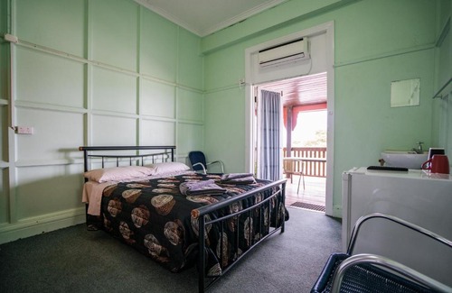 Clermont Hotel | Commercial Hotel