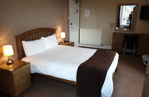 Cromarty Firth Hotel | COMMERCIAL HOTEL