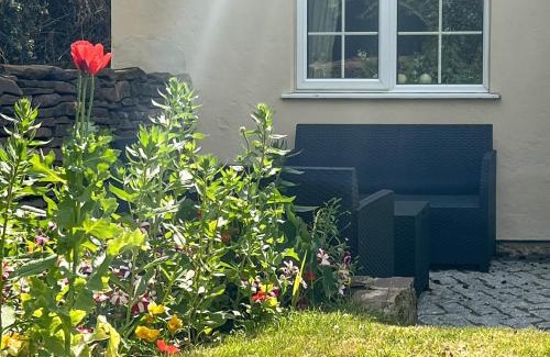 Frampton Cotterell House | Commonwealth Cottage