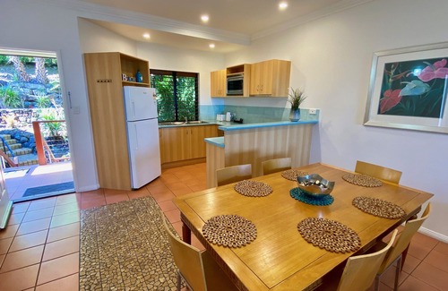 Hamilton Island Villa | COMPASS PT 5 - HAMILTON ISLAND - GREAT BARRIER REEF - WHITSUNDAYS - WHITEHAVEN