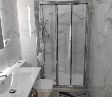 Carretera de Cadiz House | Con terraza y muy cerca de la playa,centro y estación de tren