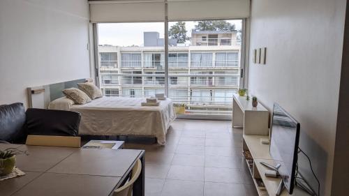 La Lonja Apartment | CONCORD PILAR"313 Almendros"50m2 en Suite -living y dormitorio- de 1 a 4 huéspedes