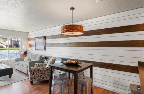 Harbor Village House | Condo #202 - Inn Bldg