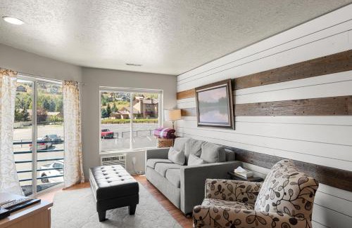 Harbor Village House | Condo #202 - Inn Bldg