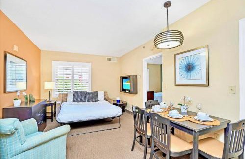 Florida Central Atlantic Coast Apartment | Condo Close to Universal Studios with Pool & Hot Tub