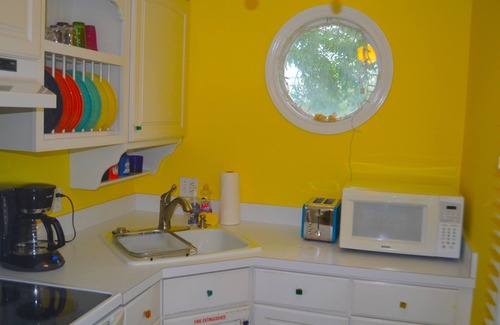Truman Annex Condo | Condo in Old Town Key West's Truman Annex - Pool, Bicycle, Free Parking and WiFi