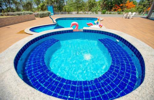 Centro House | Conecte-se com a natureza nesse refúgio encantador